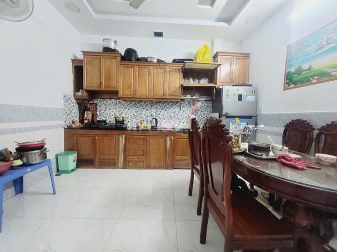 Mặt Tiền HXH  Rộng 5 M . Ngang 5M P. Phú Thuận DT: 70m2 Chỉ hơn 6 Tỷ t