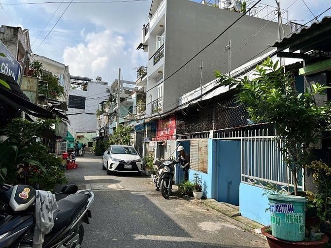 Chính chủ bán nhà 4 tầng, 6 tỷ, hẻm xe hơi, P.BHH B, Q.Bình Tân
