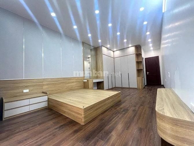 Siêu phẩm Cầu Giấy, Oto ngủ trong nhà, Thang máy, 44m, 6 tầng, Gía 16,