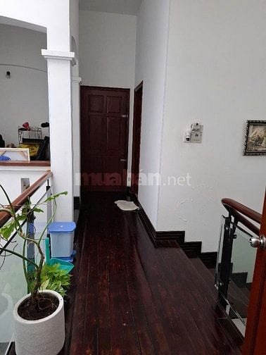 Bán Biệt thự đẹp 4/32 Văn Chung, P.13, Q.Tân Bình, ngay nhà ga T3
