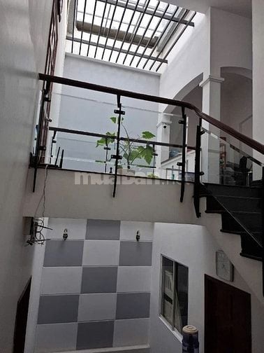 Bán Biệt thự đẹp 4/32 Văn Chung, P.13, Q.Tân Bình, ngay nhà ga T3