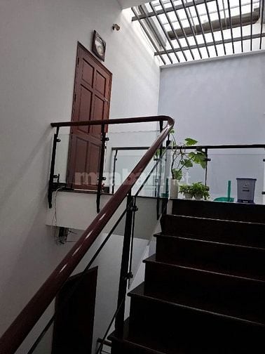 Bán Biệt thự đẹp 4/32 Văn Chung, P.13, Q.Tân Bình, ngay nhà ga T3