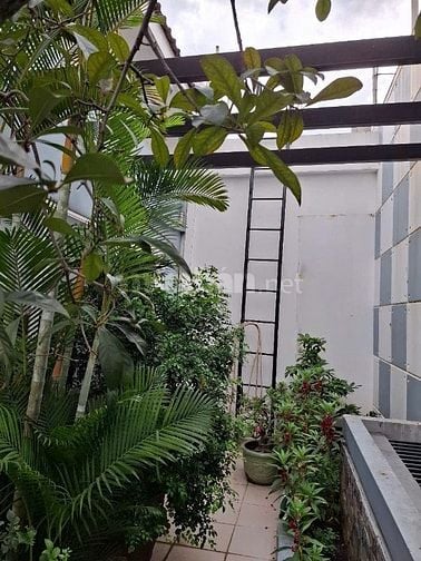 Bán Biệt thự đẹp 4/32 Văn Chung, P.13, Q.Tân Bình, ngay nhà ga T3