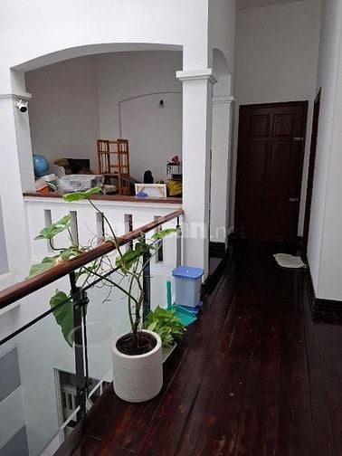 Bán Biệt thự đẹp 4/32 Văn Chung, P.13, Q.Tân Bình, ngay nhà ga T3