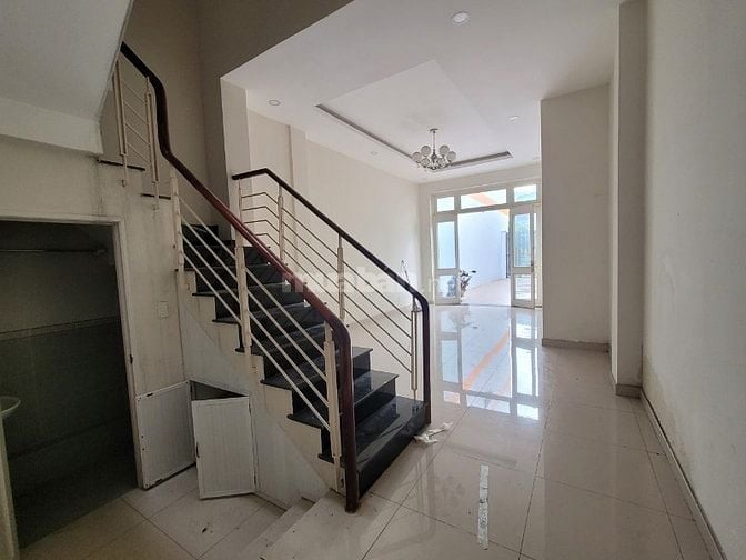 Chuyển nhượng nhà mặt phố Kênh 59 Tân Hóa, Phường Phú Thạnh, Tp.HCM