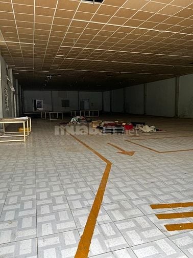 Cho thuê 3100m2 kho xưởng + đất Phạm Văn Chiêu P14 Gò Vấp. Giá 250tr/1
