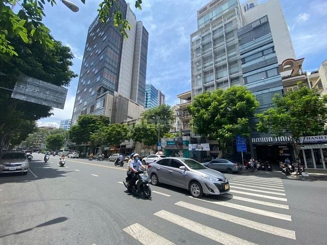 Bán tài sản dòng tiền trung tâm Q1 – Tòa nhà hầm 6L, đang cho thuê 120