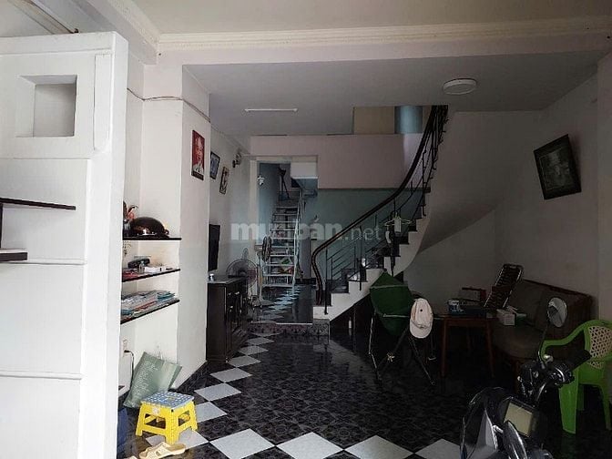 4 x 14(m), hẻm 3m thông, xe hơi quay đầu, khu dân trí, sổ hồng cc.