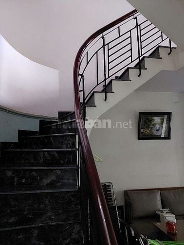4 x 14(m), hẻm 3m thông, xe hơi quay đầu, khu dân trí, sổ hồng cc.