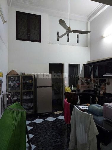 4 x 14(m), hẻm 3m thông, xe hơi quay đầu, khu dân trí, sổ hồng cc.