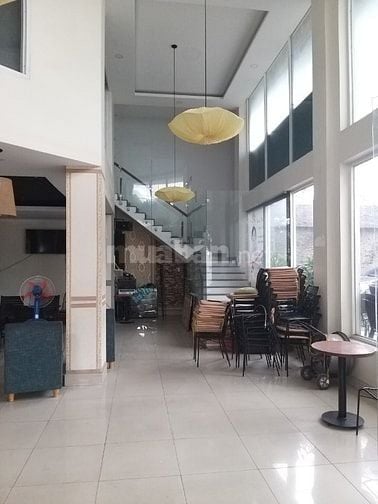 Bán tòa nhà 2 mặt tiền Hoàng Hữu Nam Quận 9 cũ giá 85 tỷ