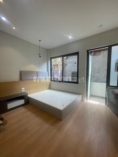 Hoàng Cầu, 62m2 sổ hoa khôi, Gara, trước nhà 5m ô tô tránh dừng đỗ