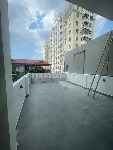 Hoàng Cầu, 62m2 sổ hoa khôi, Gara, trước nhà 5m ô tô tránh dừng đỗ