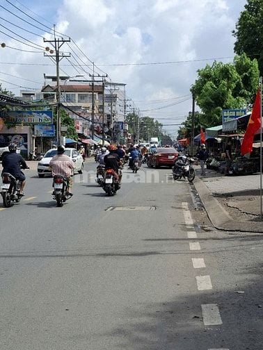 Bán tòa nhà 2 mặt tiền Hoàng Hữu Nam Quận 9 cũ giá 85 tỷ