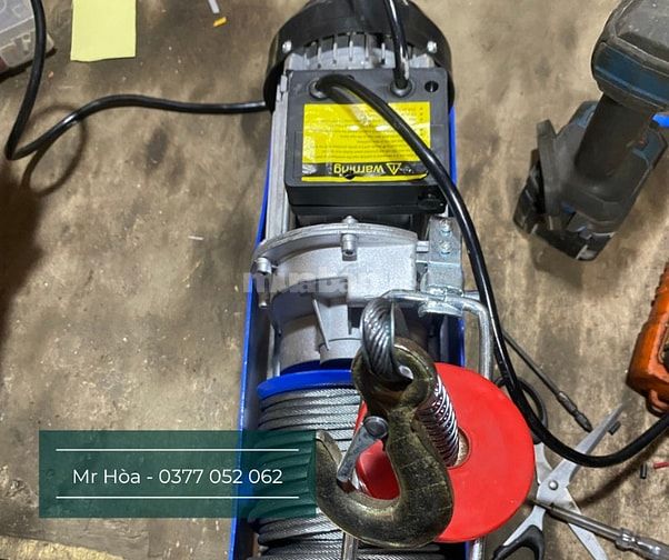 Thợ sửa tời treo nâng hạ bị cháy có mặt luôn