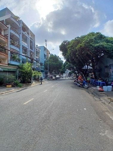 NHÀ BÁN MT BÌNH PHÚ 1, QUẬN 6 (4 X 18) 4 TẤM. GIÁ 10,5 TỶ