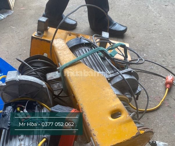 Thợ sửa tời treo nâng hạ bị cháy có mặt luôn