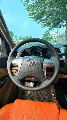 Toyota Fortuner 2.5G màu đen máy DẦU 2016 biển 30E/5 số