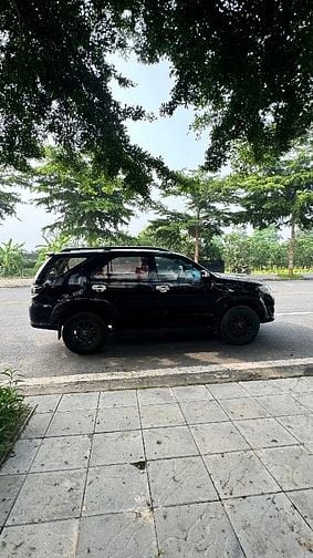 Toyota Fortuner 2.5G màu đen máy DẦU 2016 biển 30E/5 số