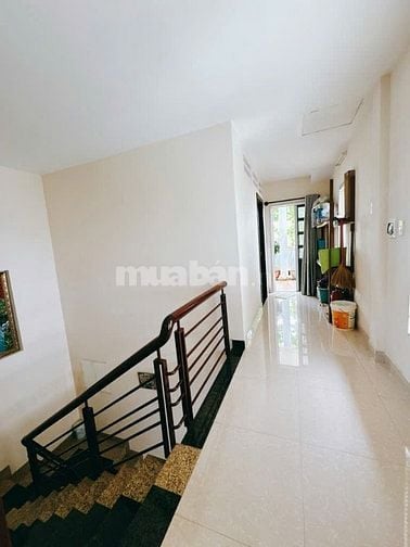 Cho thuê nguyên căn biệt thư sân vườn