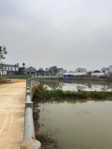 ĐẤT MẶT HỒ HÀNG HIẾM TRUNG TÂM XÃ 143M²
