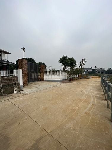 ĐẤT MẶT HỒ HÀNG HIẾM TRUNG TÂM XÃ 143M²