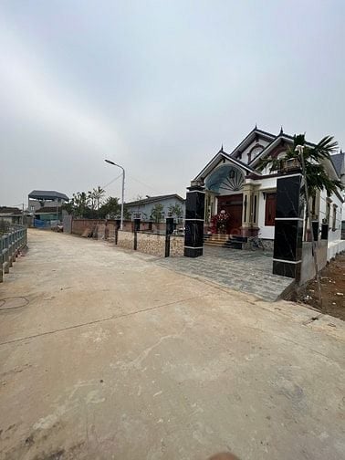 ĐẤT MẶT HỒ HÀNG HIẾM TRUNG TÂM XÃ 143M²