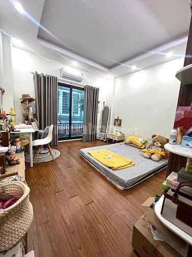 CHÍNH CHỦ BÁN NHÀ MỄ TRÌ HẠ – 5 TẦNG – 34M² – Ô TÔ ĐỖ CỬA – NGÕ THÔNG 