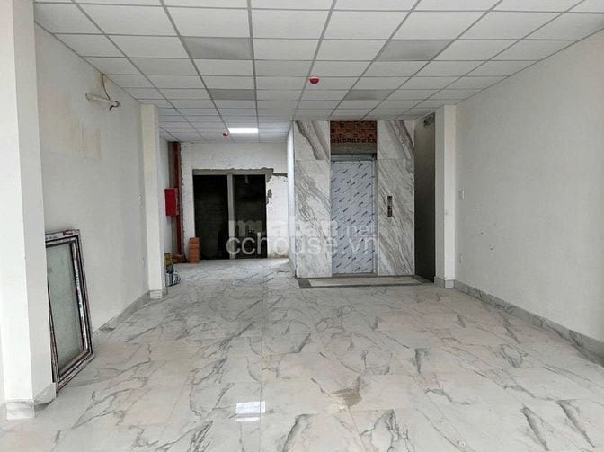 Tòa nhà 7 tầng ID201 Nguyễn Thiện Thuật. DT 5x19m, thang máy