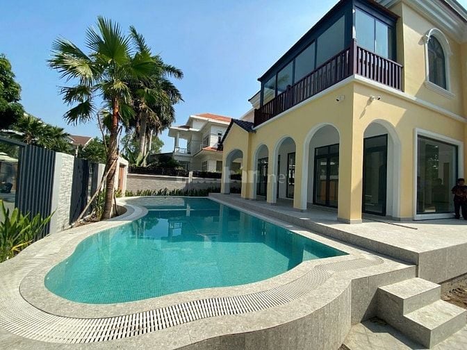 Cho Thuê Siêu Biệt Thự Tại TRUNG TÂM QUẬN 3 - DTSD 900M2