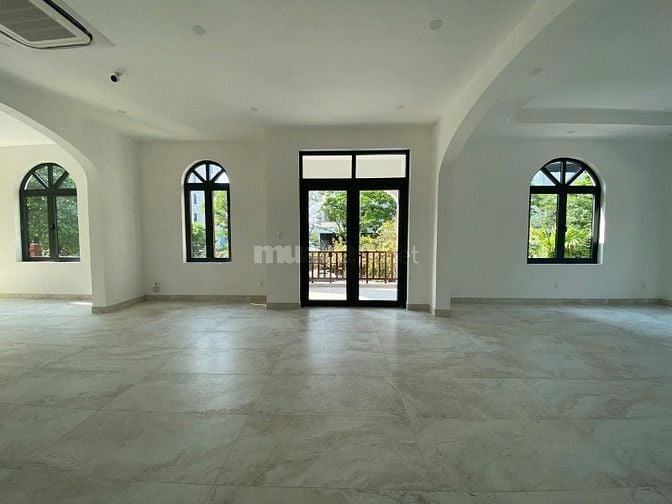 Cho Thuê Siêu Biệt Thự Tại TRUNG TÂM QUẬN 3 - DTSD 900M2