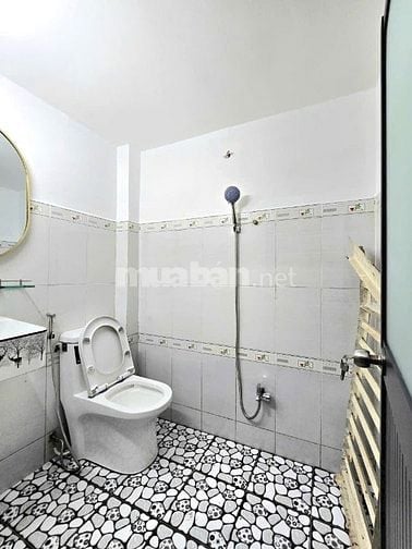 🔥🔥🔥 Nhà đẹp vào có liền 1 lầu,có sổ hồng, kế quận 7 🔥🔥🔥