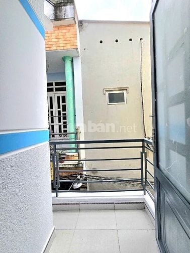 🔥🔥🔥 Nhà đẹp vào có liền 1 lầu,có sổ hồng, kế quận 7 🔥🔥🔥