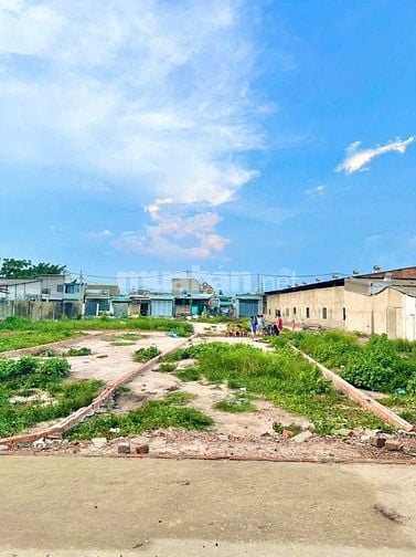 Cần bán gấp đất thổ cư trung tâm thị trấn Hóc Môn, 5,6x24m, 3 tỷ 300