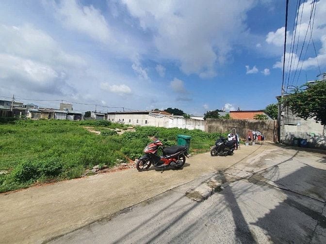 Cần bán gấp đất thổ cư trung tâm thị trấn Hóc Môn, 5,6x24m, 3 tỷ 300