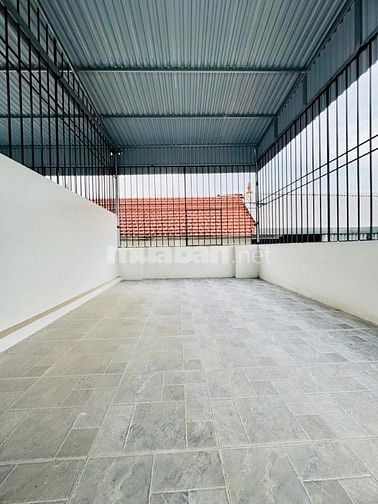  Bán nhà phố Đức Giang 30m2-5tầng-3 phòng ngủ- 5.4 tỷ, gần ô tô tránh