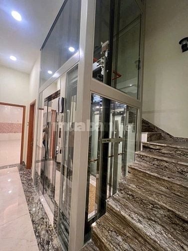 👉  Bán nhà diện tích siêu khủng, mới 100% xây Quận 1  ￼￼👉 