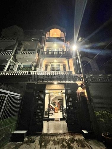 GIÁ TỐT - Bán nhanh nhà 3 lầu, xe hơi tận nhà ,gần Q7, 4x17m