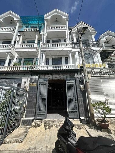 GIÁ TỐT - Bán nhanh nhà 3 lầu, xe hơi tận nhà ,gần Q7, 4x17m