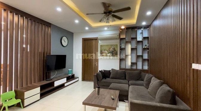 Tôi cần bán căn hộ 3 ngủ ở Thành Thái- Cổng Công viên Cầu Giấy