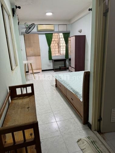 Nhà còn 1 phòng cho thuê ,giá rẻ , phòng đẹp : 24m2