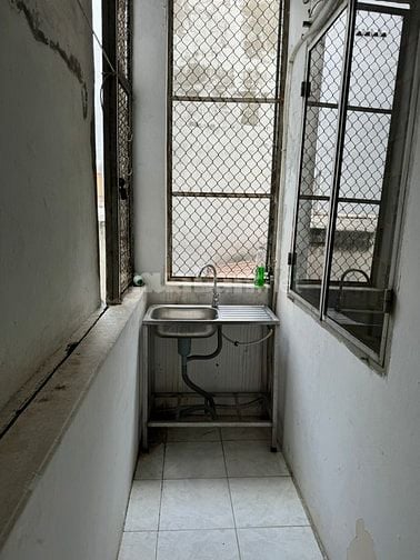 Nhà còn 1 phòng cho thuê ,giá rẻ , phòng đẹp : 24m2