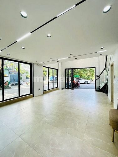 Cho thuê nhà góc 2 mặt tiền 68D Hoa Lan, Phường 2, Quận Phú Nhuận