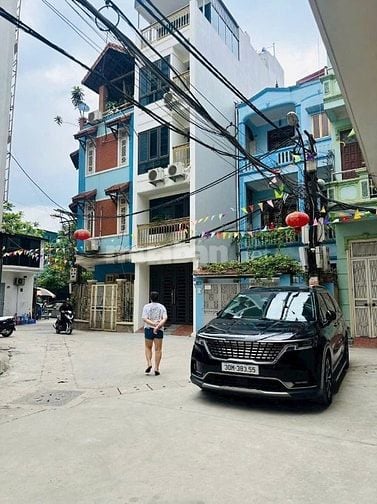 Bán nhà Dương Văn Bé ô tô đỗ cửa, Dt 42m2, 6 tầng thang máy, ở ngay.