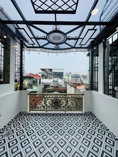 Bán nhà Dương Văn Bé ô tô đỗ cửa, Dt 42m2, 6 tầng thang máy, ở ngay.