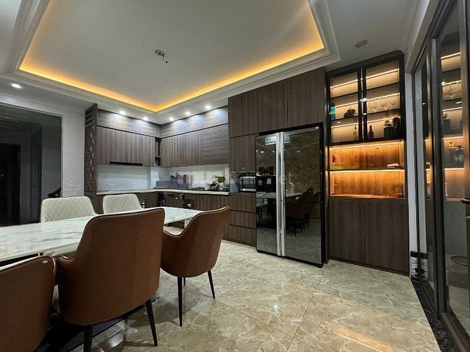 Siêu hiếm toà 8,5T thang máy P/Lô Víp Láng Hạ vỉa hè oto tránh kd tốt