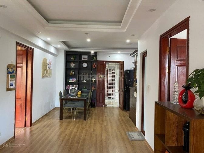 Chính Chủ bán Căn Hộ tầng Đẹp Căn Góc No7 Trần Đăng Ninh, Cầu Giấy.HN