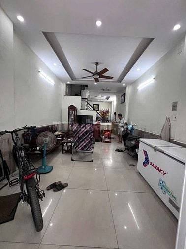 🌟 Bán Nhà Huỳnh Tịnh Của, Quận 3 – Giá 3.9 Tỷ 🌟  Diện tích: 47m² 