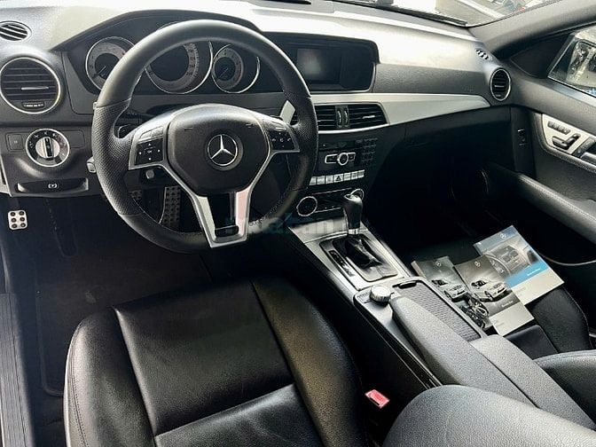 MERCEDES C300 BẢN AMG, SX 2011