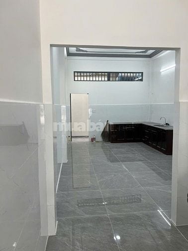 Cho thuê nhà mặt tiền D(ường số 17(khu Bình Phú) P.10, Q.6 giá 17tr